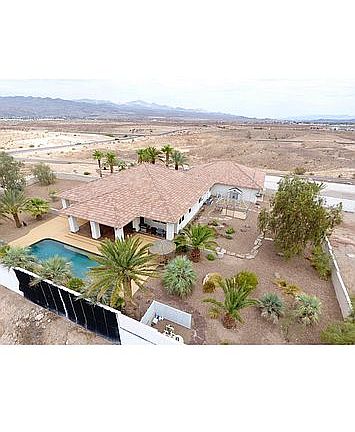 3rd image of 2052 Riverview Dr