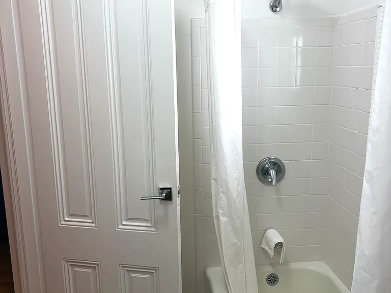 1126 Guerrero St #9 — Photo 4