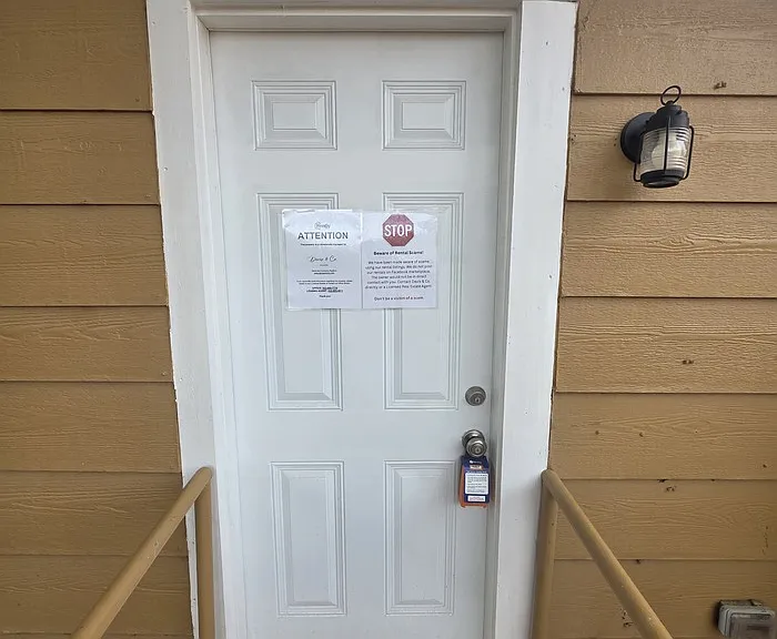 909 College Ave #B — Photo 2