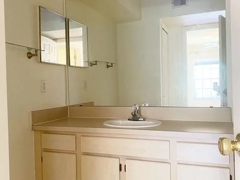 725 Crest Pines Dr #426 — Photo 7
