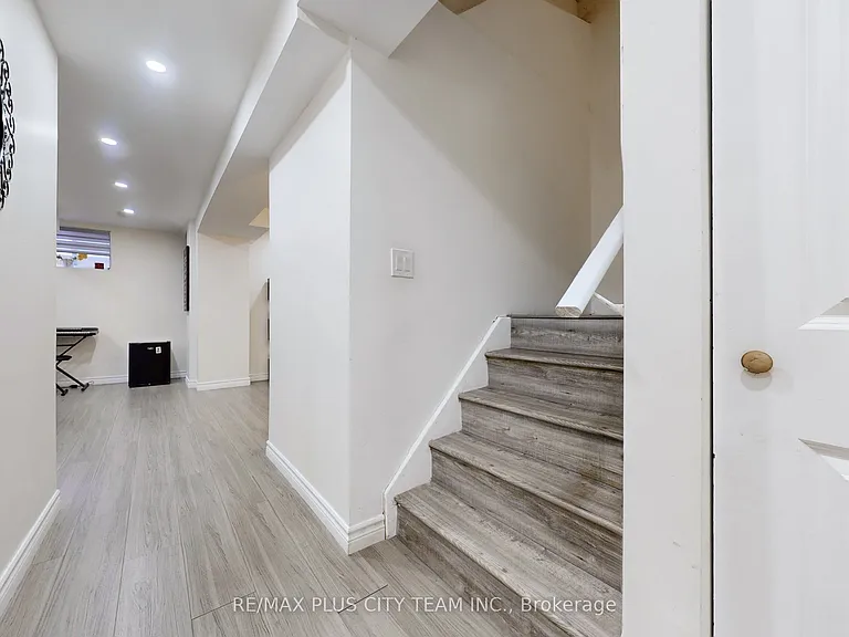 16 Edison Way — Photo 23