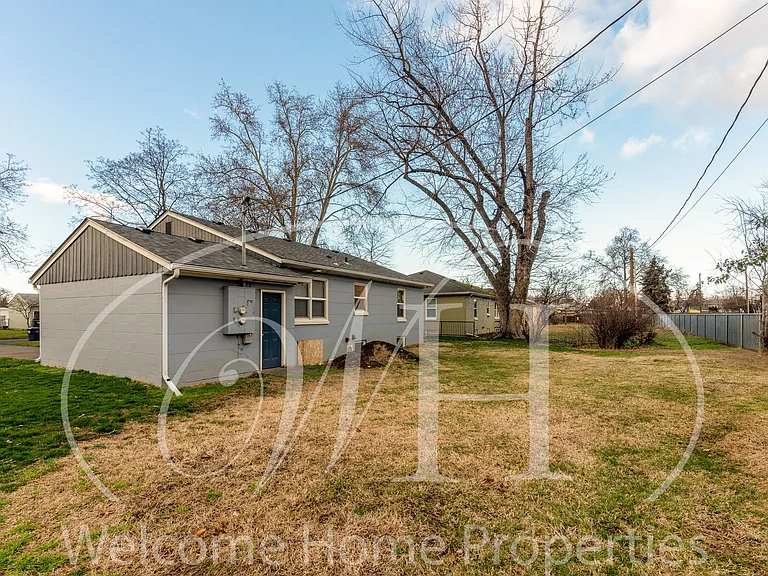 24 NE Ash Ave — Photo 23