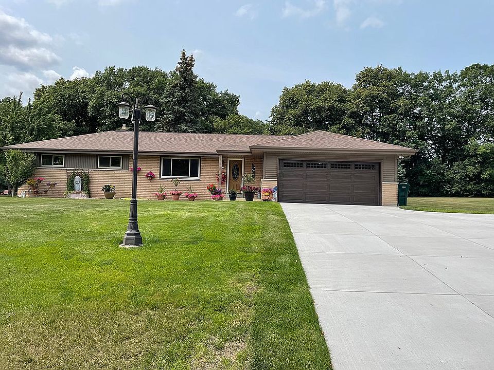 1st image of 13070 W Appleblossom Ln