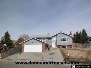 3230 Ridgecrest Dr, Casper, WY 82604