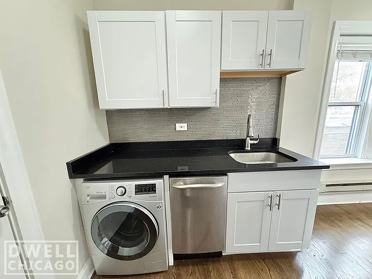 3837 N Greenview Ave #1E — Photo 9