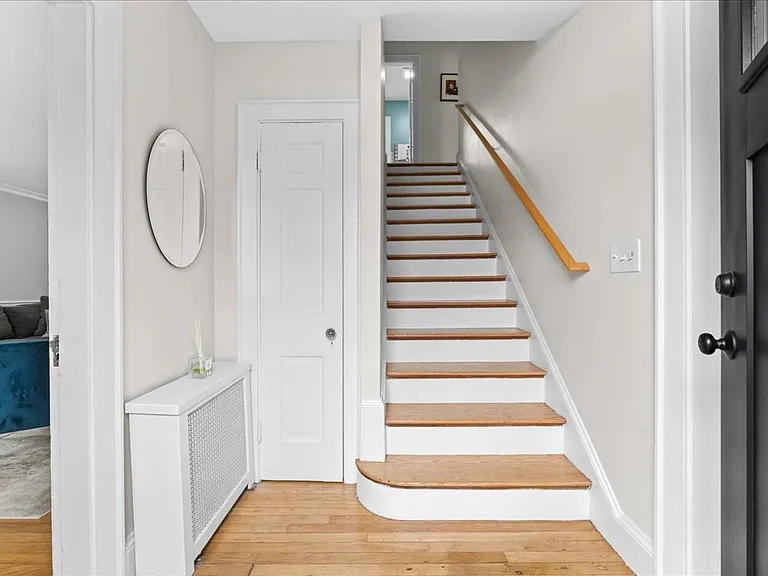 40 Lake Shore Rd — Photo 27