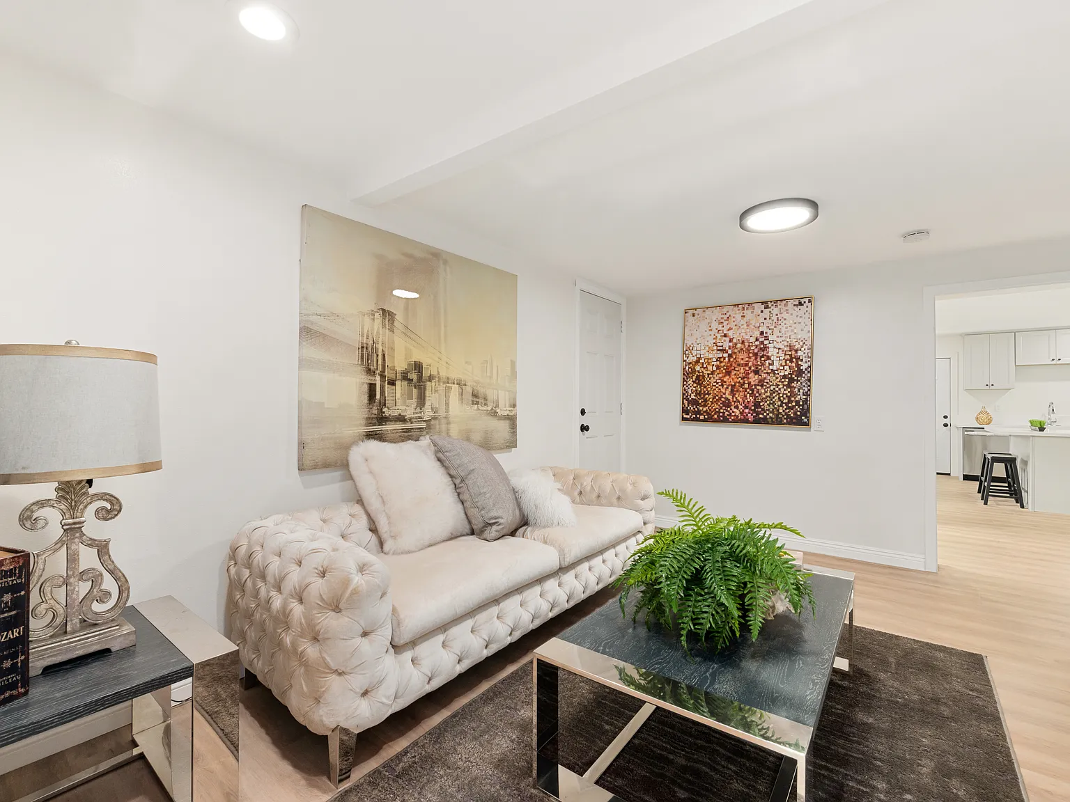 4 bed, 1795 sqft, $5,500 — Photo 2