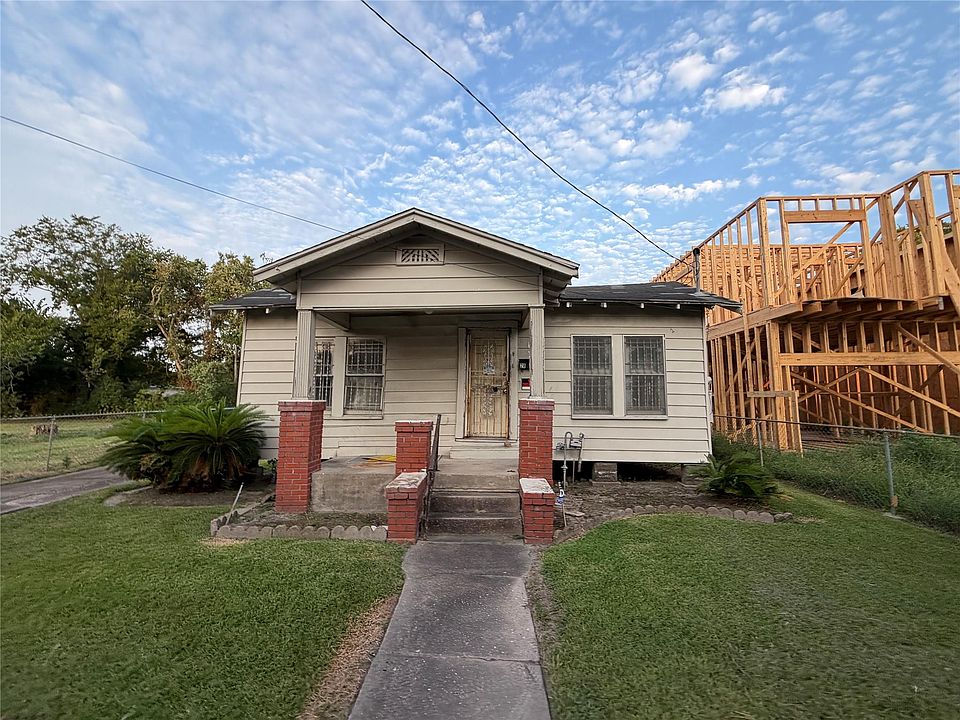 1st image of 2805 Brackenridge St
