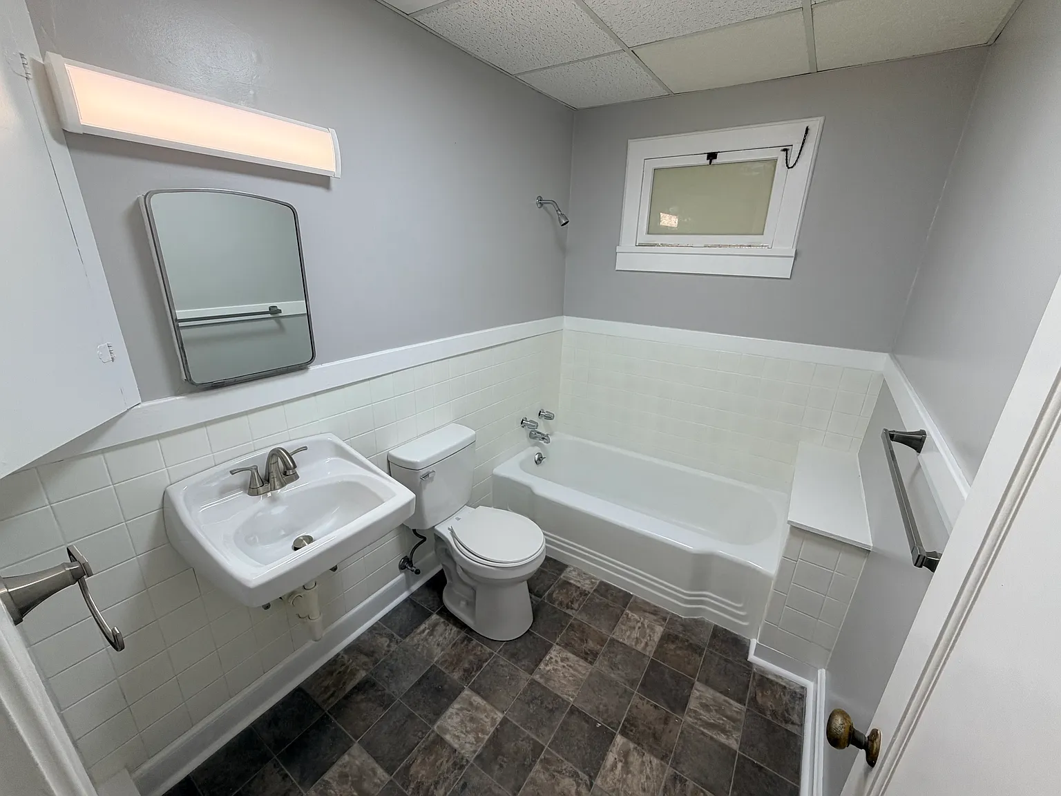2 bed, 950 sqft, $1,300 — Photo 4