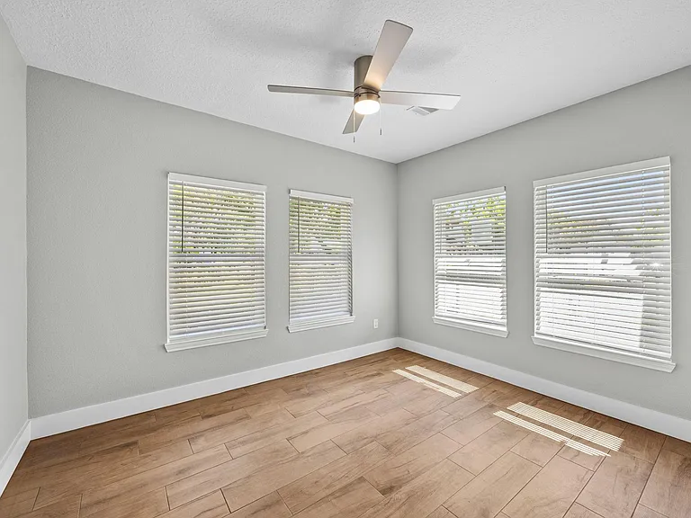 3916 Kennon St — Photo 14