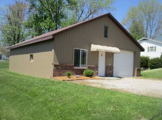 303 Bloomfield Rd, Loogootee, IN 47553