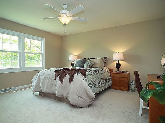 4th image of 1320 Dartford Ct