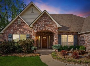 5800 Tower Ct, Bartlesville, OK 74006