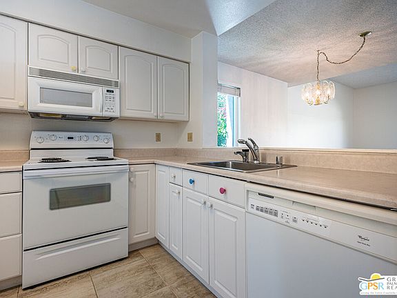 2nd image of 845 E Arenas Rd