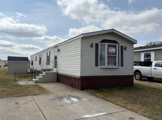 21450 Le Fleur Dr, Macomb, MI 48044