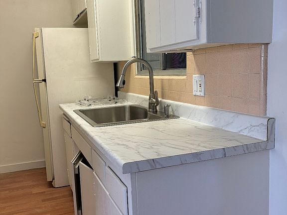 4th image of 5236 Willowcrest Ave APT B
