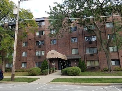 835 Pearson St APT 410, Des Plaines, IL, 60016