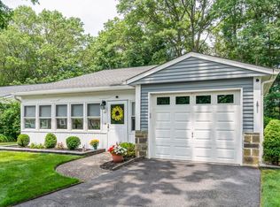 186 Canterbury Dr, Ridge, NY 11961