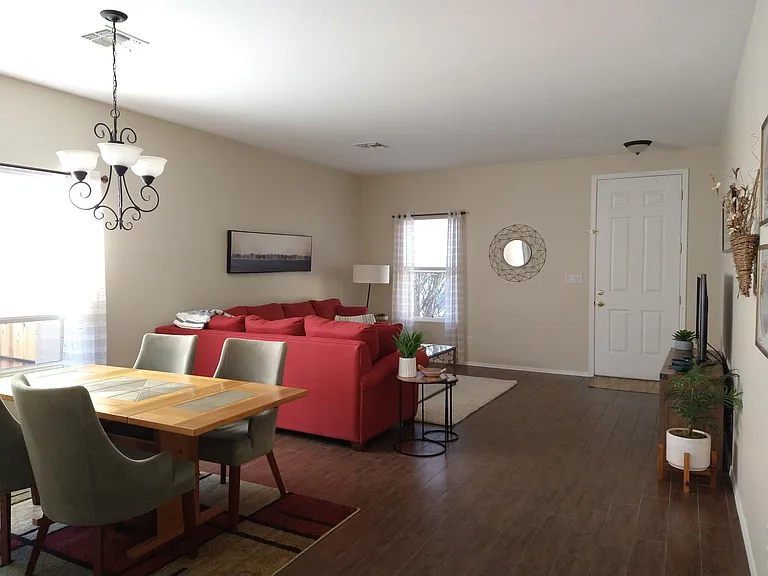 653 W Tanner Robert Pl — Photo 12
