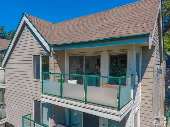 15335 Sunwood Boulevard #C301, Tukwila, WA 98188