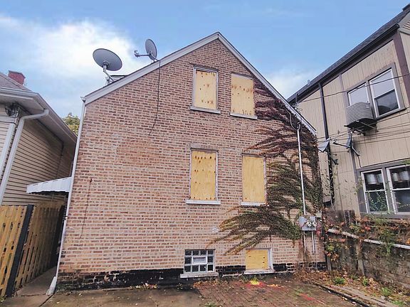 3rd image of 5639 S Artesian Ave