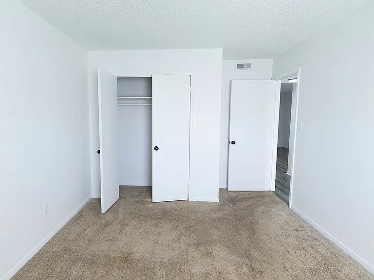 Room 2 (2) Room 2 (2)