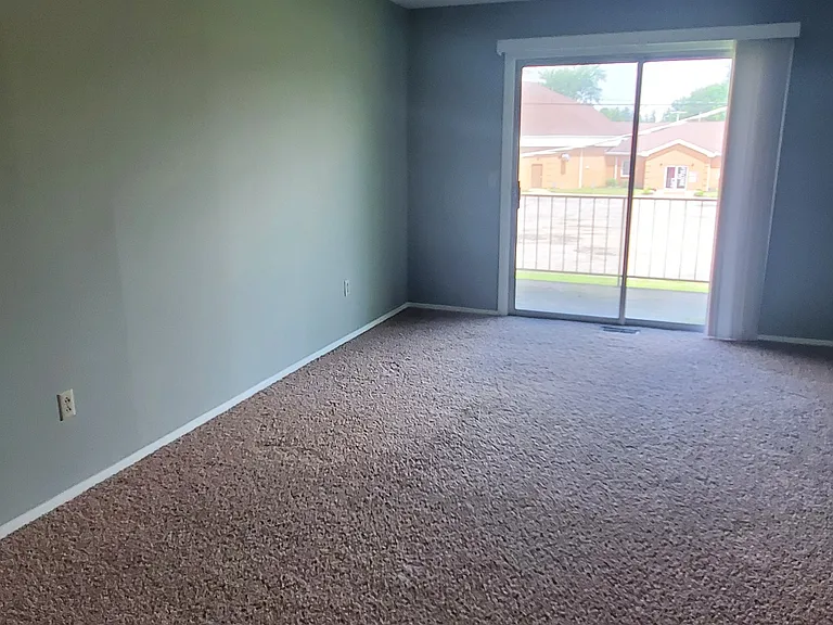 707 Fairview Ave — Photo 2