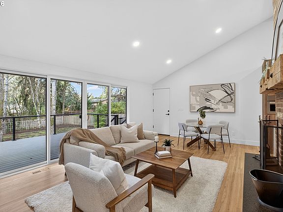 3rd image of 1685 Fernwood Dr