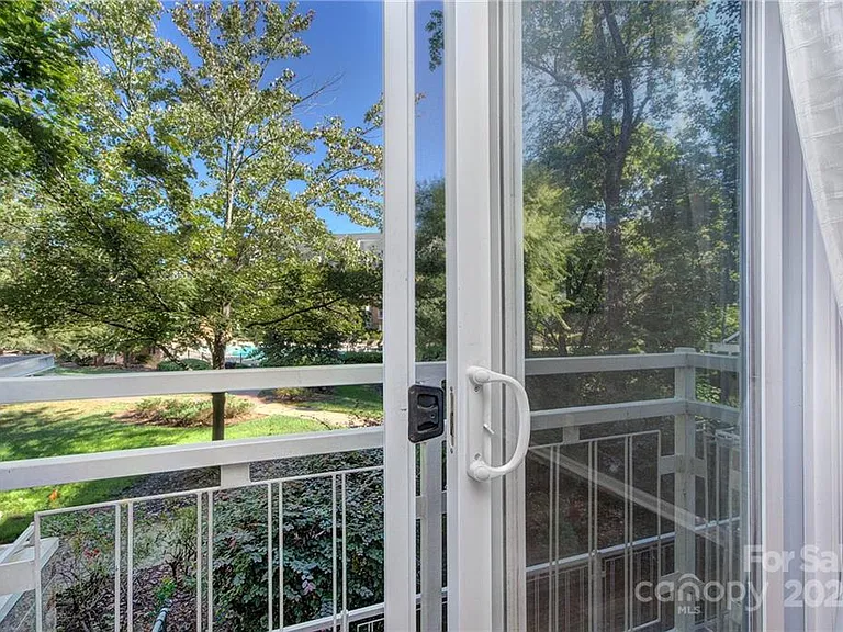 3819 Picasso Ct — Photo 9