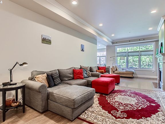 4th image of 707 N Hayden Island Dr Unit 301