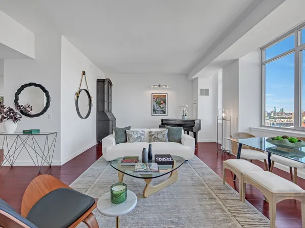 1485 5th Avenue image 2 of 24