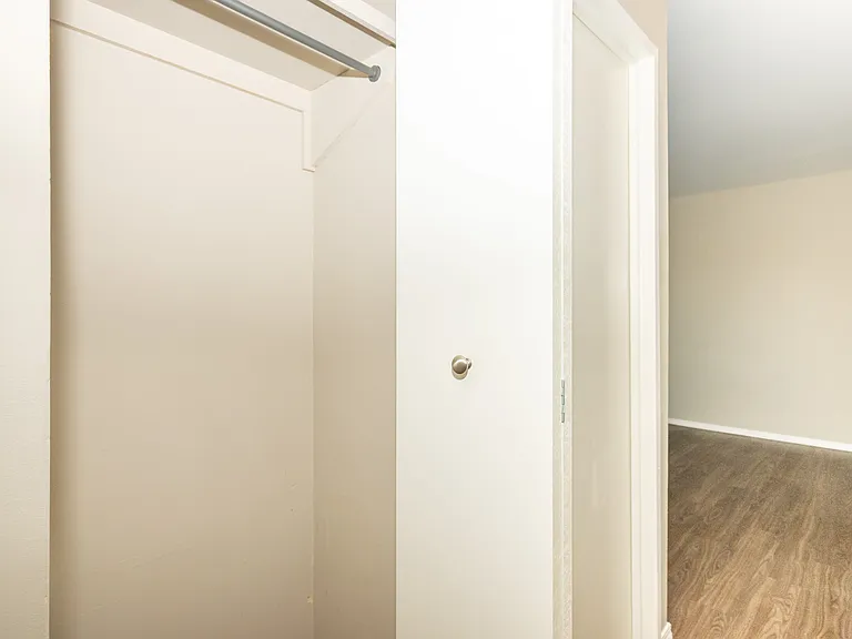 2331 Pembina Hwy — Photo 40