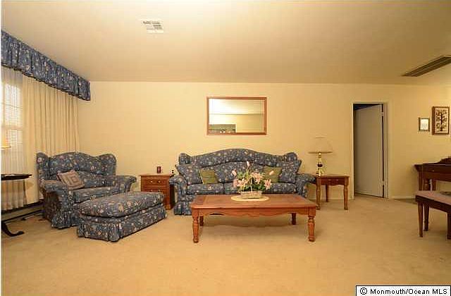 2nd image of 95 Everest Drive S