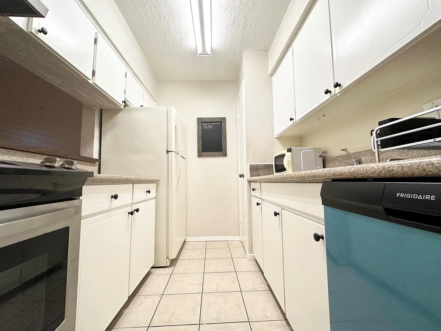 2 bed, 2.0 bath, 975 sqft, $2,000 — Photo 4