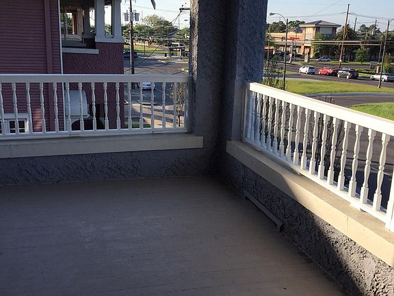 balcony
