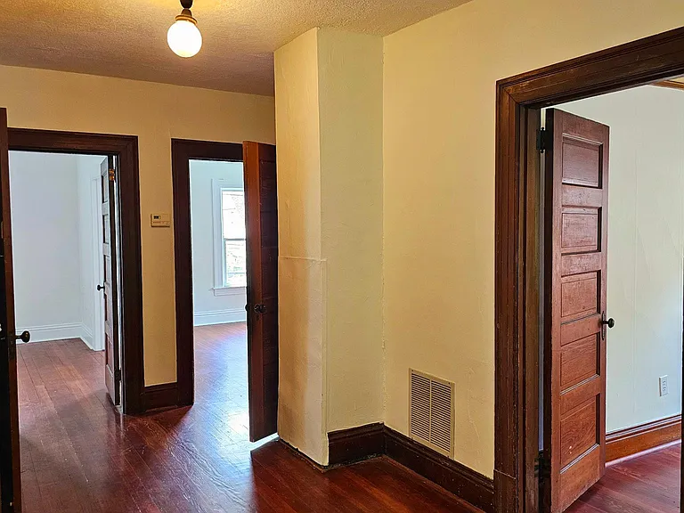 309 NE Graham St #A — Photo 20
