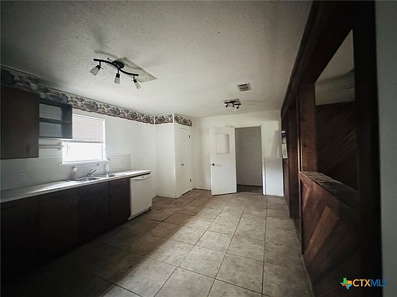 5th image of 635 Fm 1602