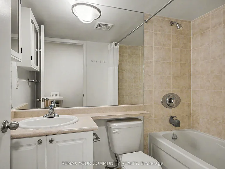 231 Fort York Blvd #219 — Photo 16