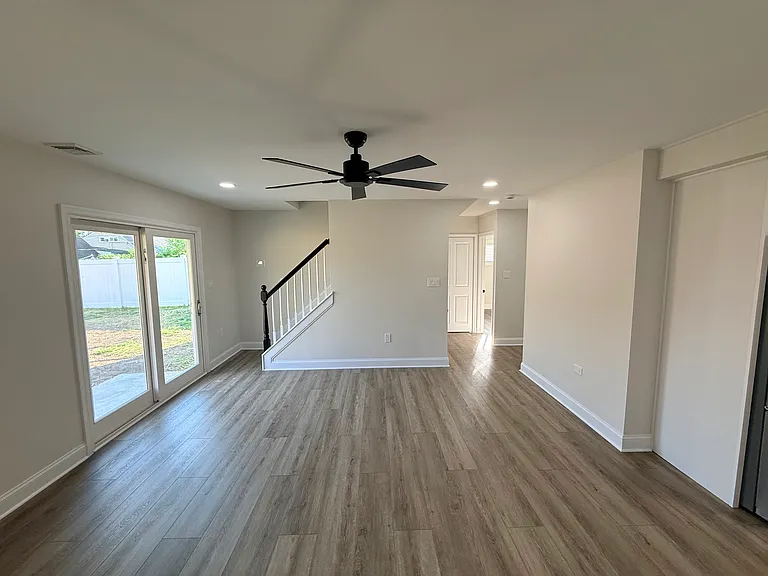 52 Inland Rd — Photo 5