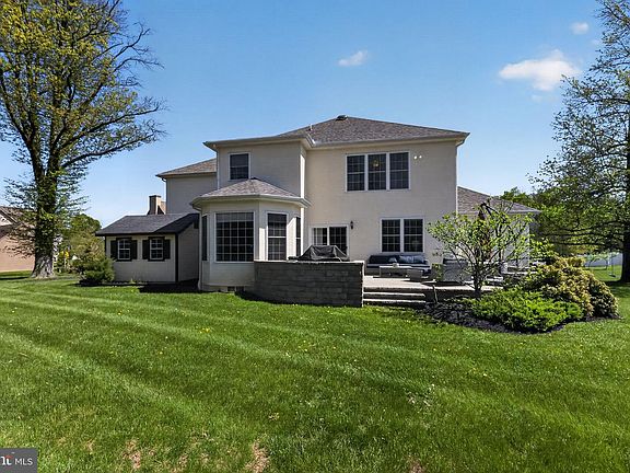 4th image of 3 Strathmore Ct