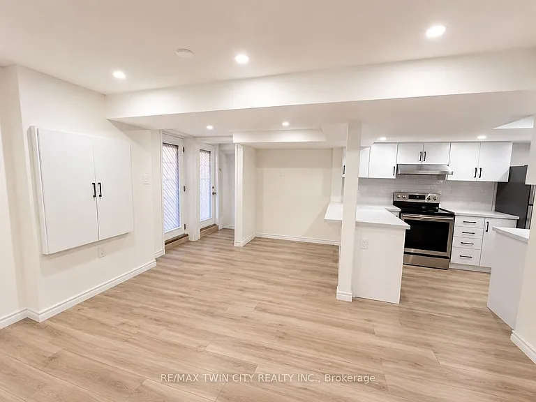 166 Ladyslipper Dr #BASEMENT — Photo 7