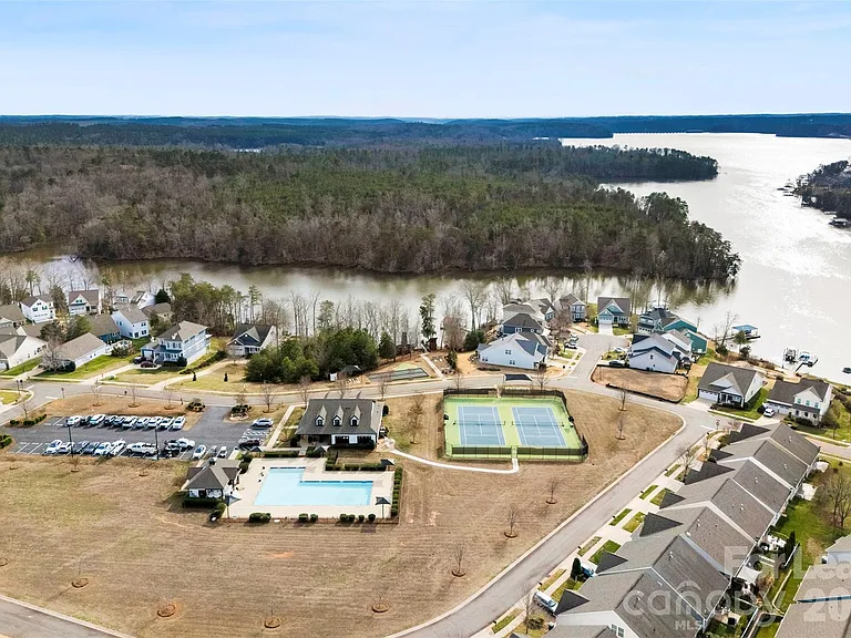 21216 Sanctuary Dr — Photo 29