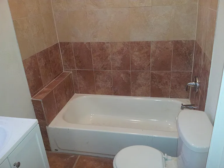 1525 W Westmoreland St #2 — Photo 2