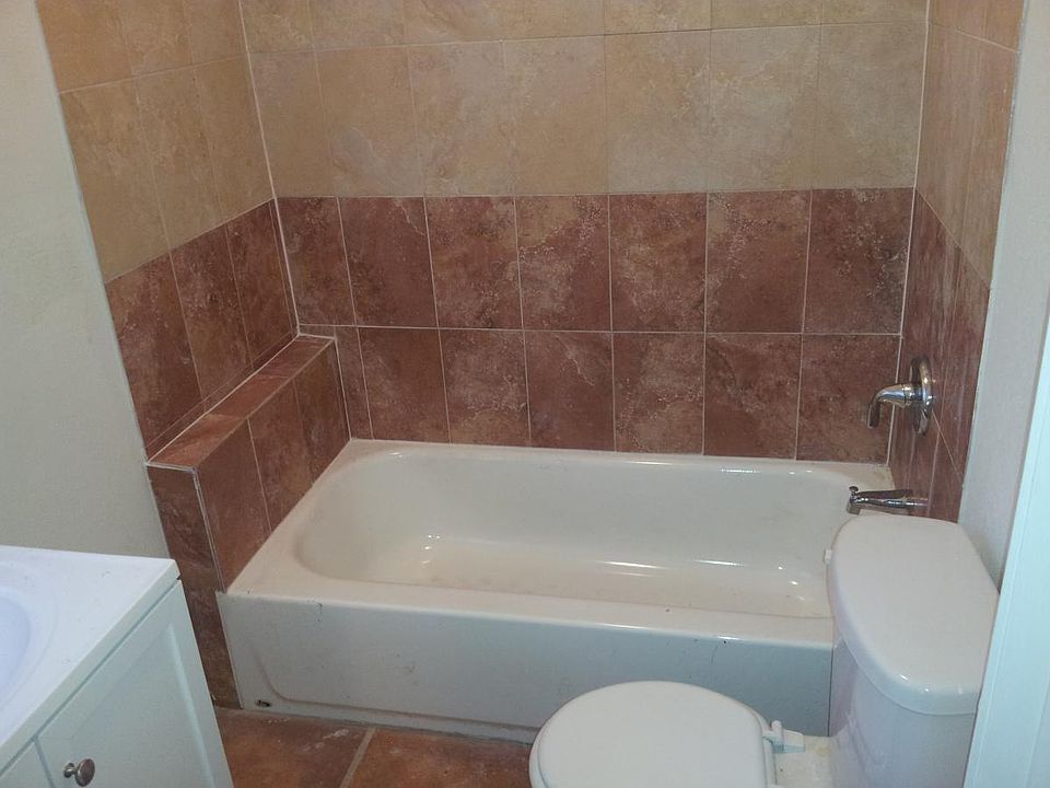 2nd image of 1525 W Westmoreland St APT 2