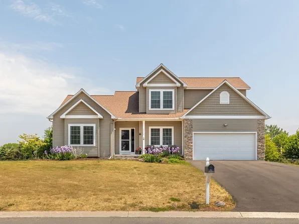 3927 Spring Meadow Dr, Camillus, NY 13031