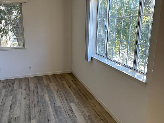 3rd image of 1405 Oak Grove Ave APT 201