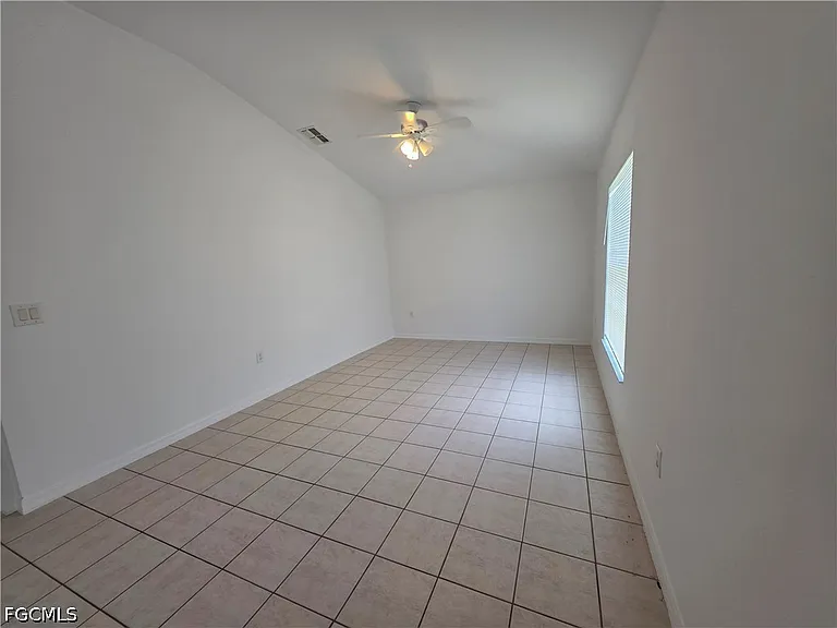 1014 NW 31st Pl — Photo 7