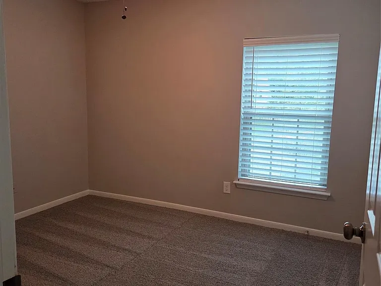 8714 Warrenford Dr — Photo 18