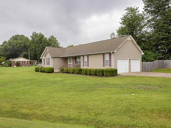 3rd image of 116 Wallace Cir