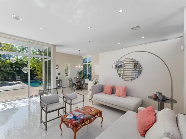 1884 SW 17th St, Miami, FL 33145